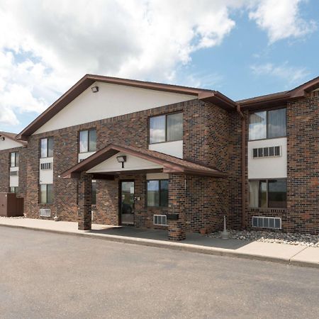 Hotel Super 8 By Wyndham Perham Exterior foto