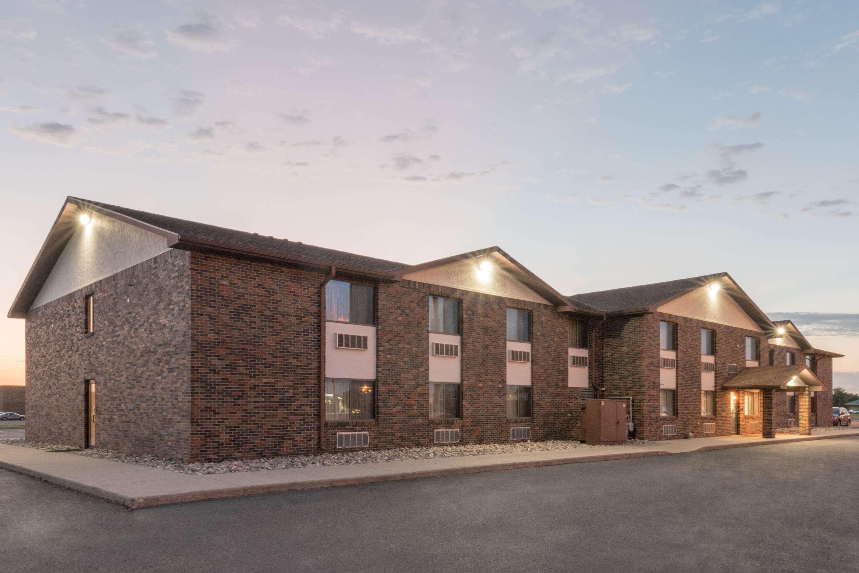 Hotel Super 8 By Wyndham Perham Exterior foto